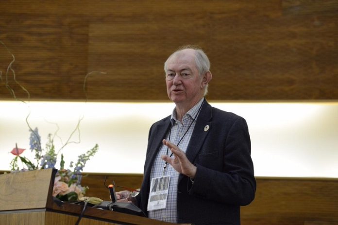 Alec Erwin is a director of Ubu Investment Holdings and member of the Naacam Show stakeholder reference group.