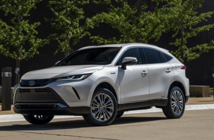 2021_Toyota_Venza_XLE_010-scaled-1-1-702x459